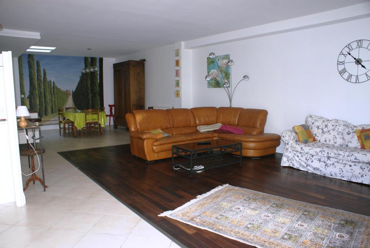Spacieuse Maison De Village Climatisee Avec Jardin Patio Bessan Exterior foto
